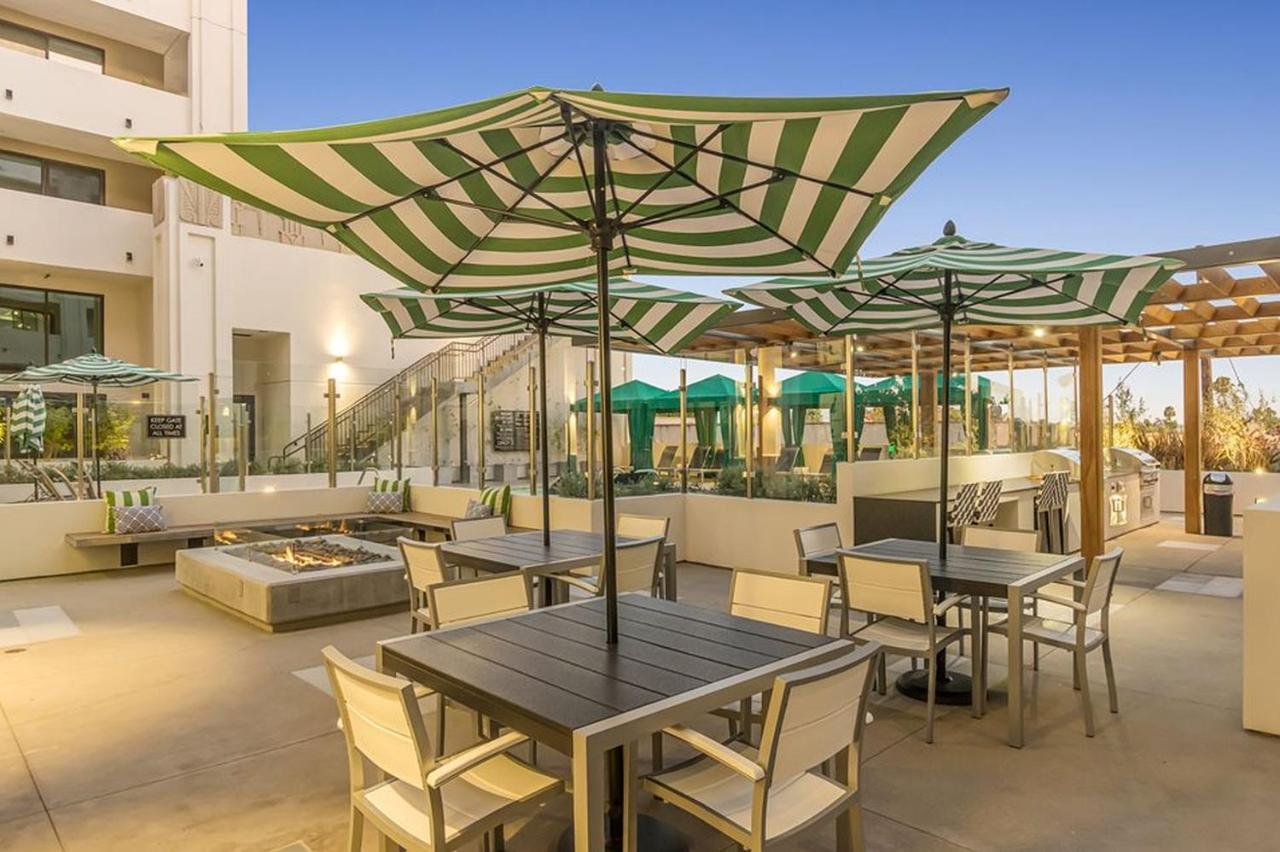 One Lux At The Mansfield Miracle Mile Apartahotel